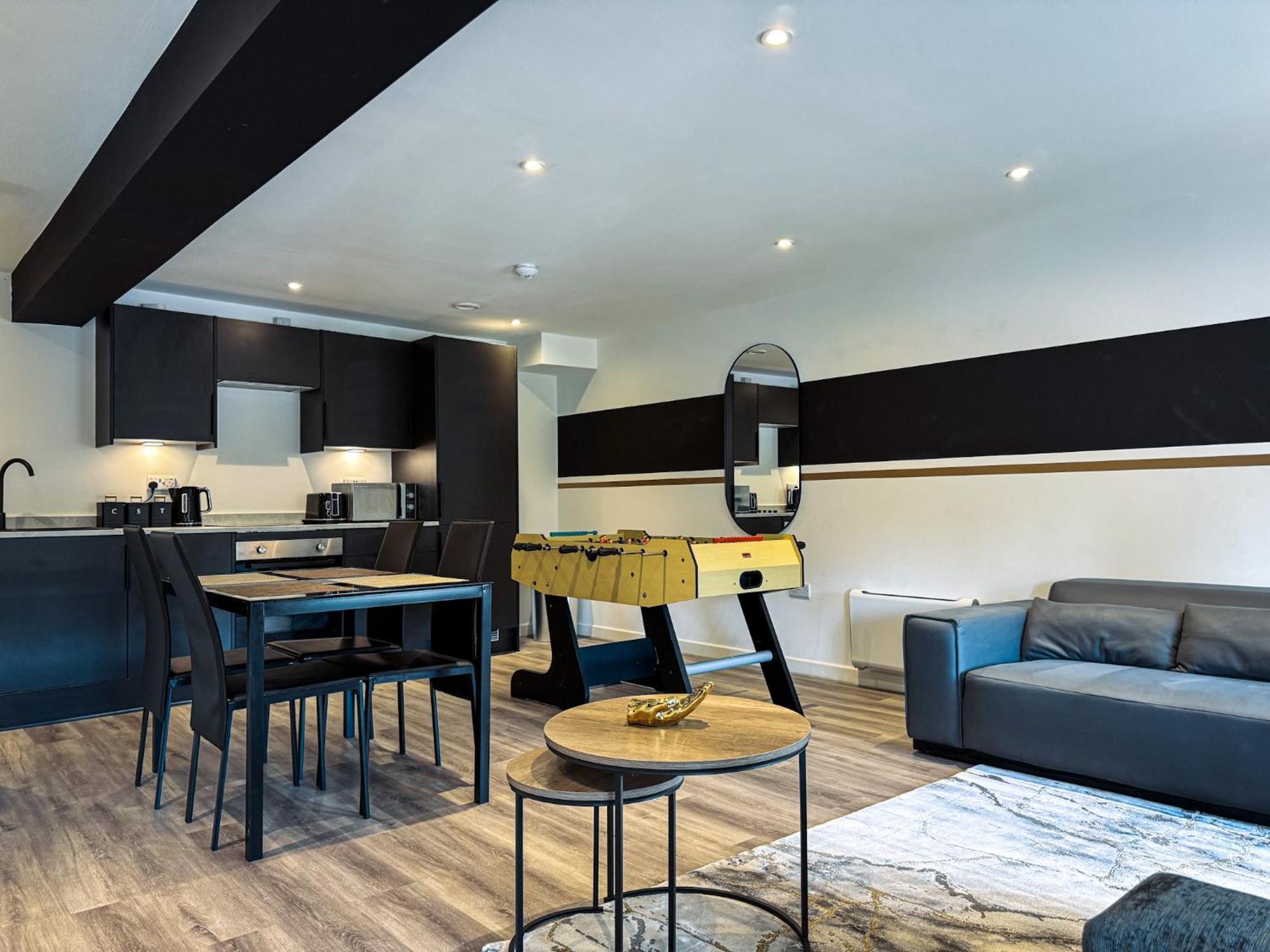The Seven Suites Ливърпул Екстериор снимка